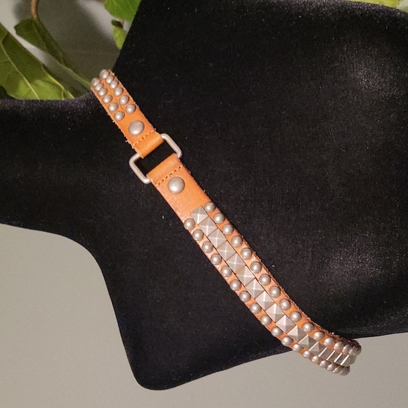 3 strand brown leather studded belt - Picture 5 of 6